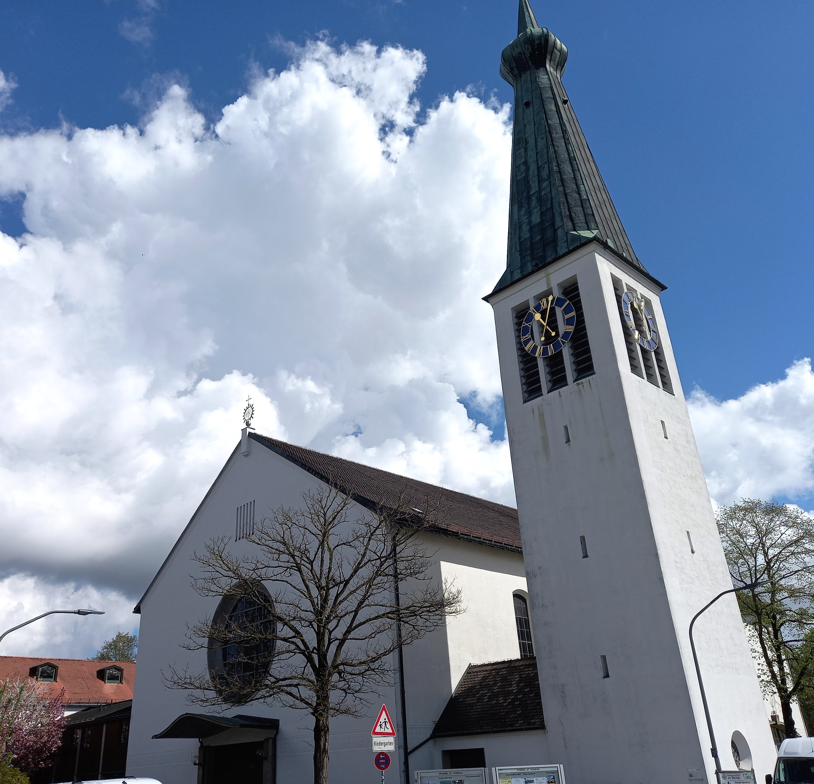 München Neuaubing St. Konrad Außenansicht